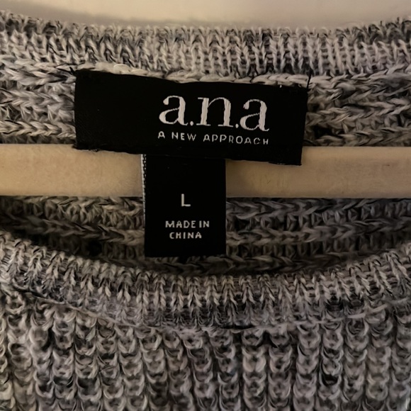 A.n.a Sweater. Large - Picture 6 of 7